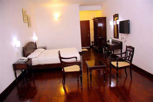 Oak Field Resort Муннар Екстер'єр фото